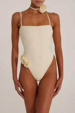 Rosette Choker One Piece (Faux Suede Cream/Cream)(Rosette Choker One Piece Faux Suede Cream Cream) -SAME FAHION STORE OP Ecomm5