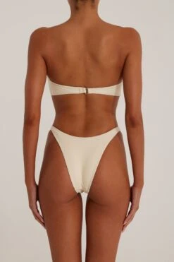 Rosette Bandeau Top (Faux Suede Cream/Cream)(Rosette Bandeau Top Faux Suede Cream Cream) 12 Rosette Bandeau Top (Faux Suede Cream/Cream)(Rosette Bandeau Top Faux Suede Cream Cream) -SAME FAHION STORE SAME Ecomm24.29